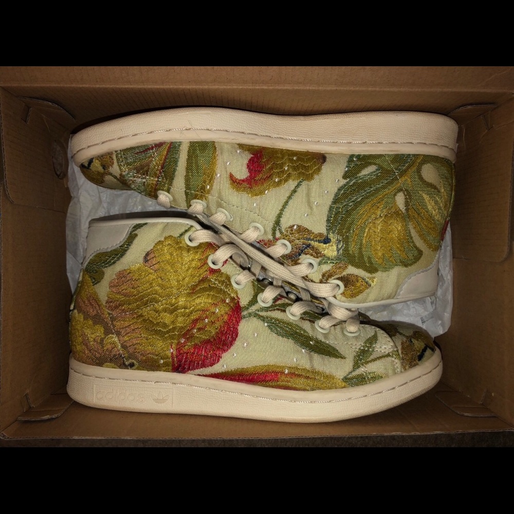Adidas Pharrell HiTops With Box